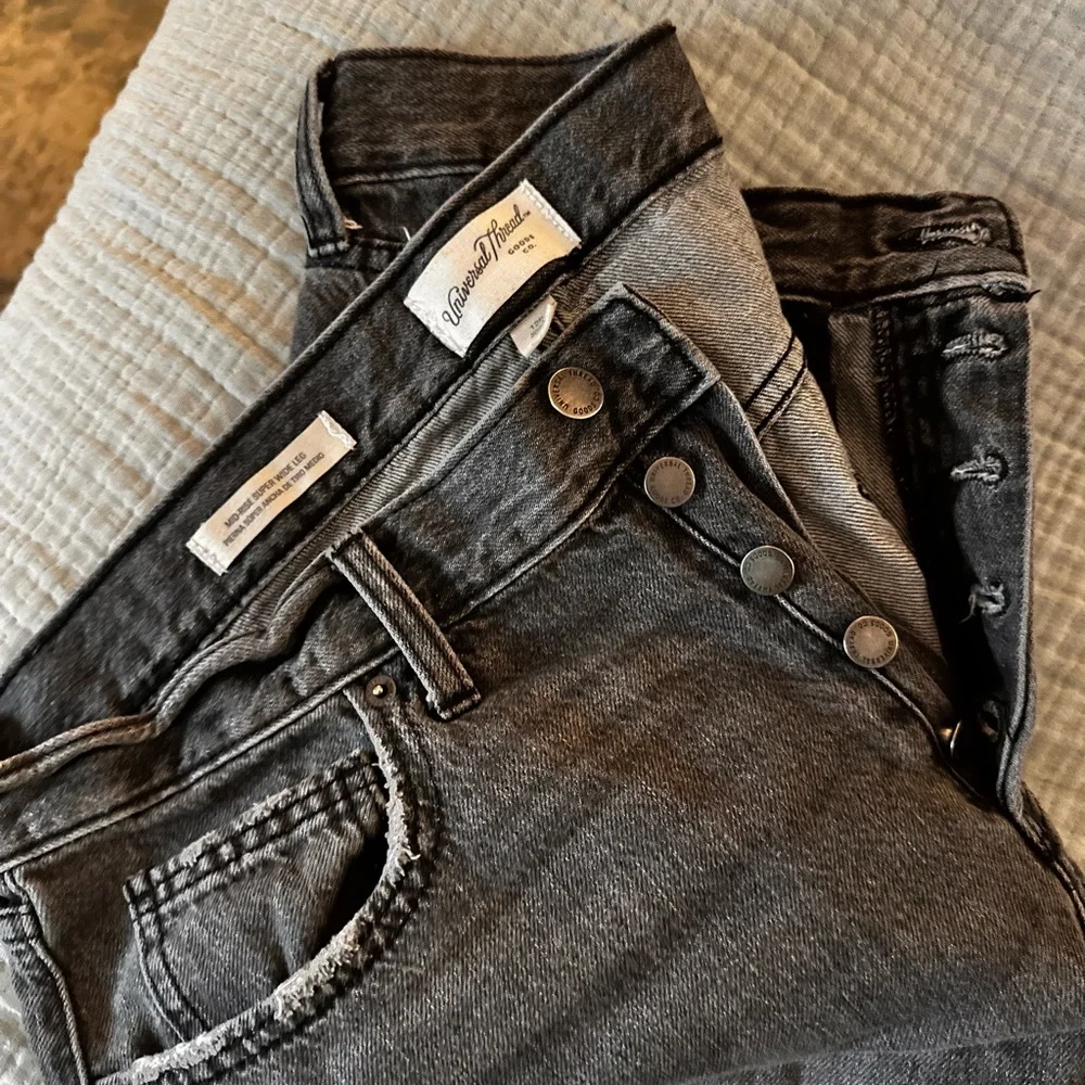 Universal Thread Charcoal Denim Wide Leg Jeans 12 - Picture 1 of 5